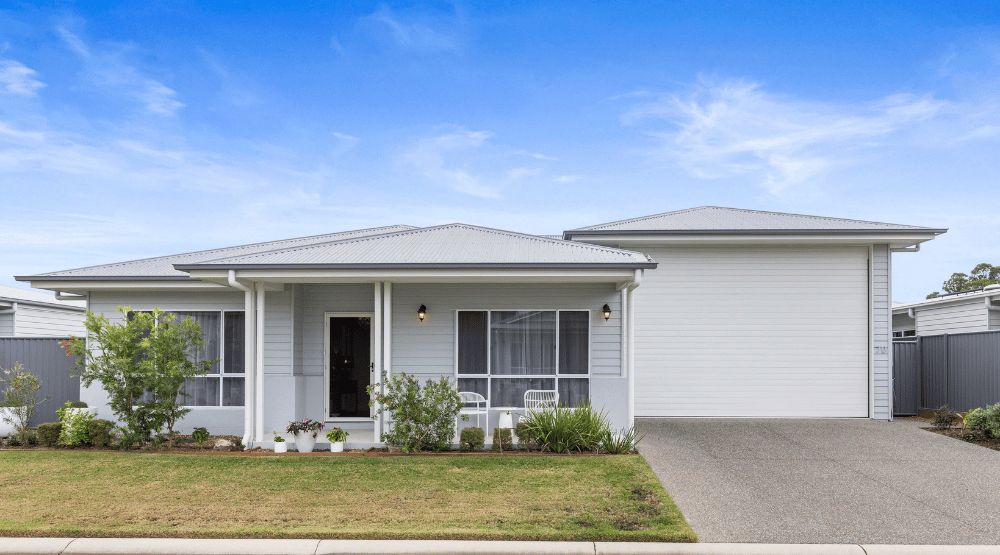 Site 53, situated in the Clubhouse precinct, this home features the modern Contemporary facade and is located in Greenview Drive only a short stroll from the Clubhouse. 